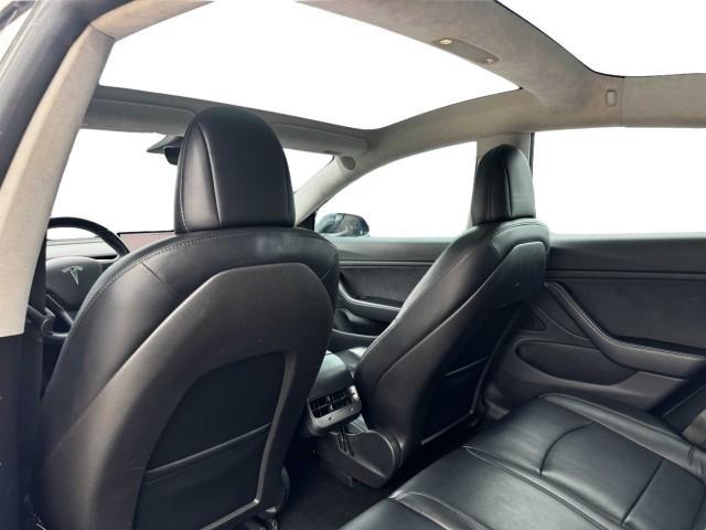 Photo of 2017 Black Tesla Model 3