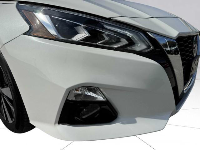 Photo of 2022 White Nissan Altima
