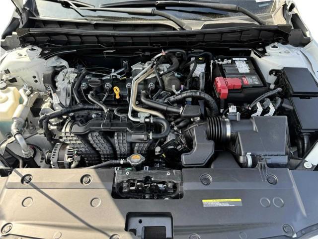 Photo of 2022 White Nissan Altima