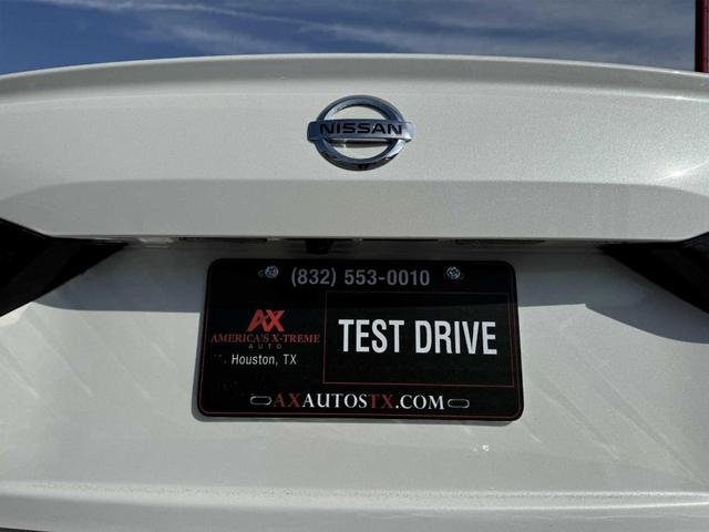 Photo of 2022 White Nissan Altima