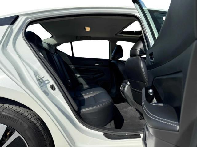 Photo of 2022 White Nissan Altima