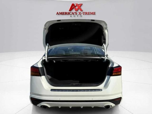 Photo of 2022 White Nissan Altima