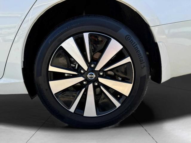 Photo of 2022 White Nissan Altima