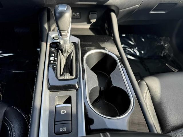 Photo of 2022 White Nissan Altima