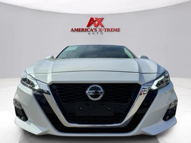 Photo of 2022 White Nissan Altima