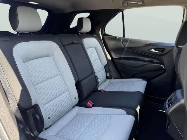Photo of 2018 Summit White Chevrolet Equinox