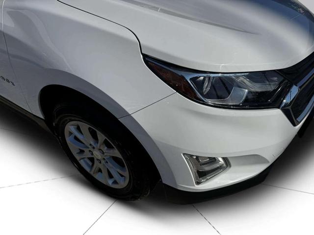 Photo of 2018 Summit White Chevrolet Equinox