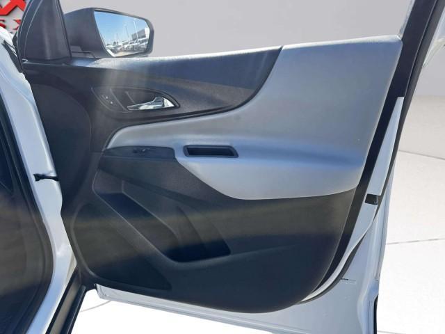 Photo of 2018 Summit White Chevrolet Equinox