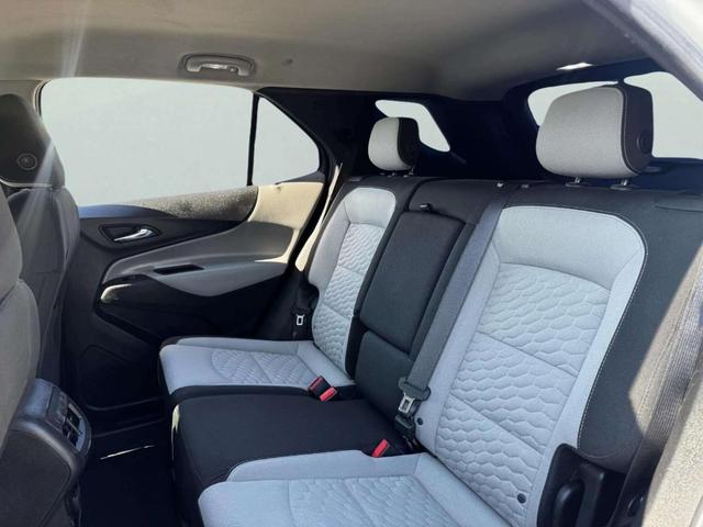 Photo of 2018 Summit White Chevrolet Equinox