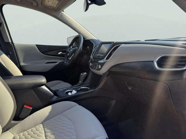 Photo of 2018 Summit White Chevrolet Equinox