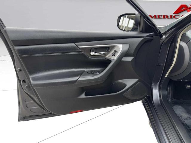 Photo of 2013 Metallic Slate Nissan Altima