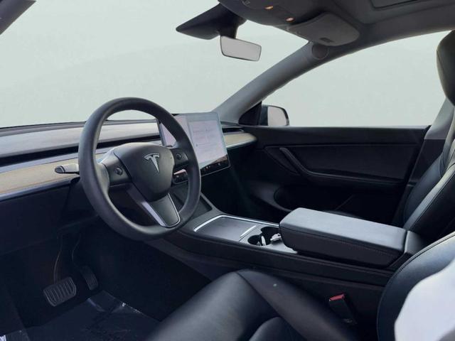 Photo of 2021 Black Tesla Model Y