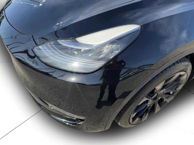 Photo of 2021 Black Tesla Model Y