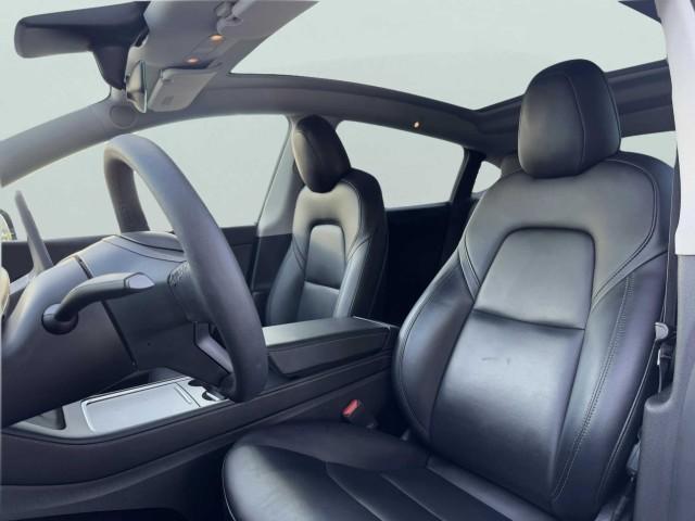 Photo of 2021 Black Tesla Model Y
