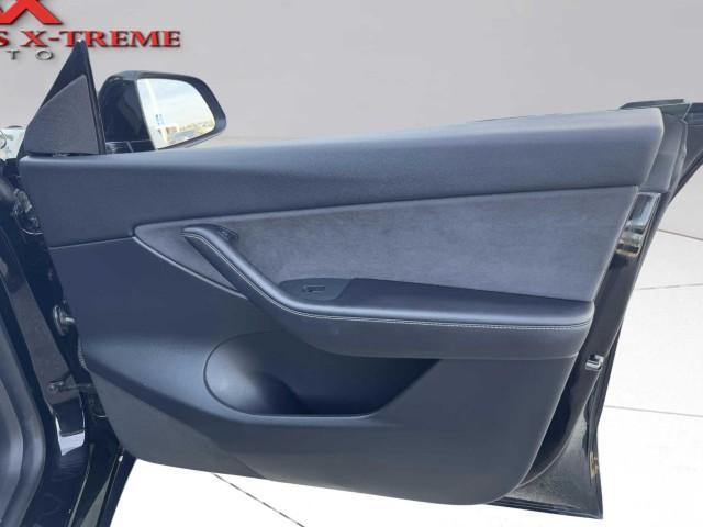 Photo of 2021 Black Tesla Model Y