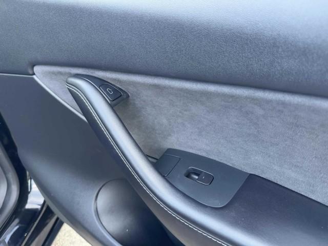 Photo of 2021 Black Tesla Model Y