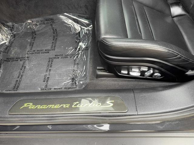 Photo of 2018 Volcano Grey Metallic Porsche Panamera
