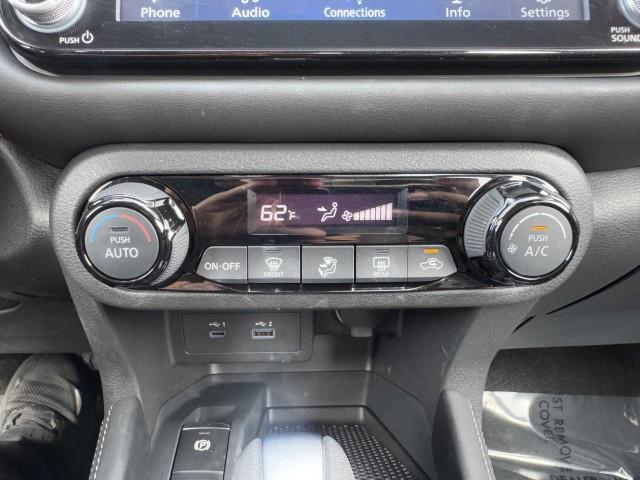 Photo of 2024 Aspen White Nissan Kicks