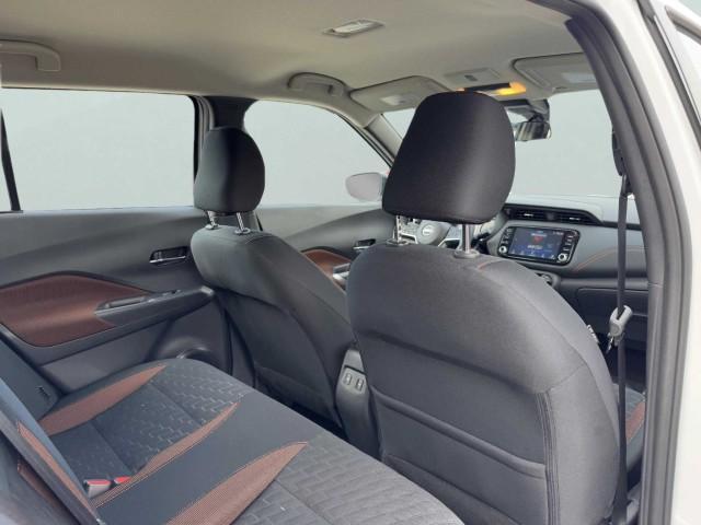 Photo of 2024 Aspen White Nissan Kicks