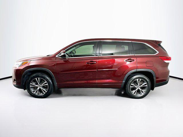 Photo of 2018 Ooh La La Rouge Mica Toyota Highlander