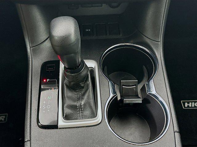 Photo of 2018 Ooh La La Rouge Mica Toyota Highlander