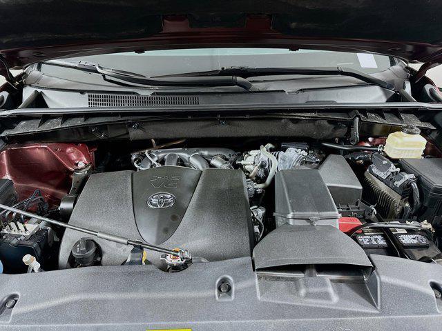 Photo of 2018 Ooh La La Rouge Mica Toyota Highlander