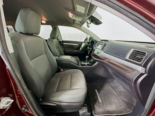 Photo of 2018 Ooh La La Rouge Mica Toyota Highlander