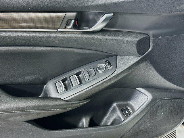 Photo of 2019 Platinum White Pearl Honda Accord