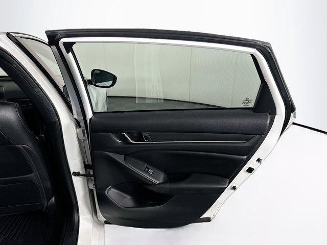 Photo of 2019 Platinum White Pearl Honda Accord