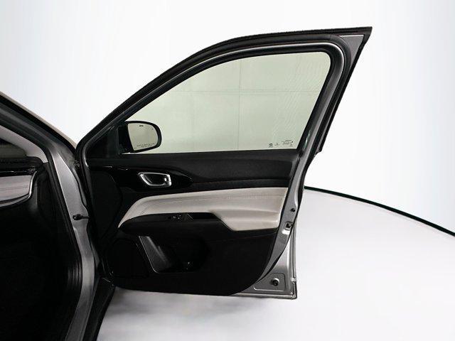 Photo of 2022 Billet Silver Metallic Clearcoat Jeep Compass