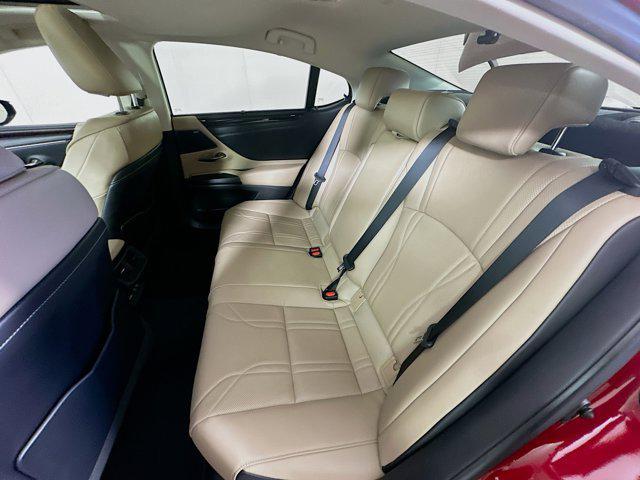 Photo of 2021 Matador Red Mica Lexus ES 300h