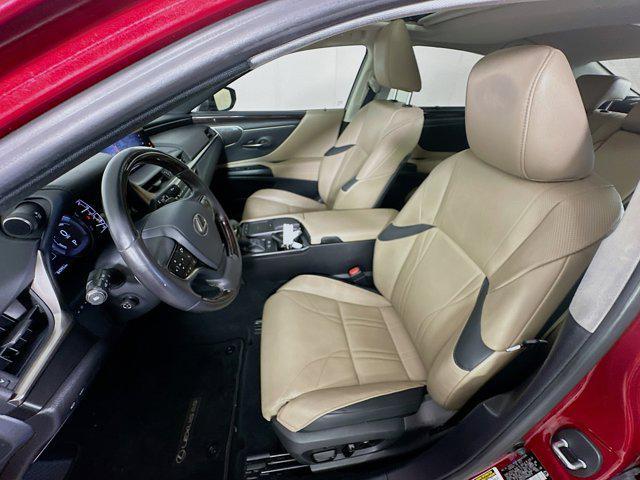 Photo of 2021 Matador Red Mica Lexus ES 300h