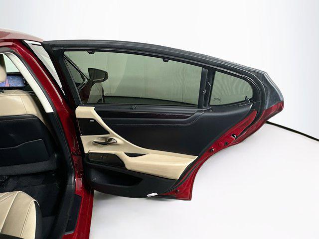 Photo of 2021 Matador Red Mica Lexus ES 300h