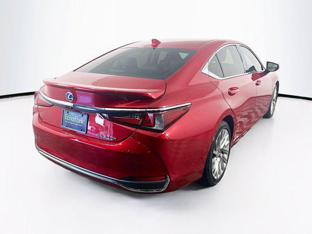 Photo of 2021 Matador Red Mica Lexus ES 300h