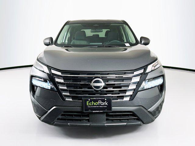 Photo of 2024 Gun Metallic Nissan Rogue