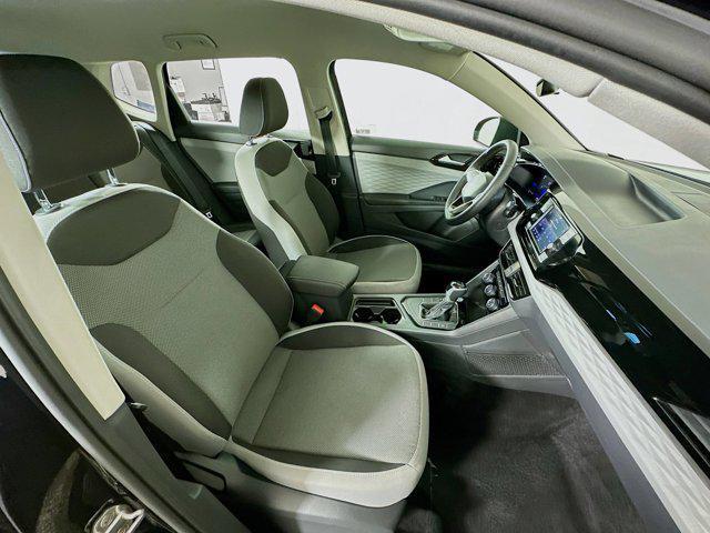 Photo of 2024 Platinum Gray Metallic Volkswagen Taos