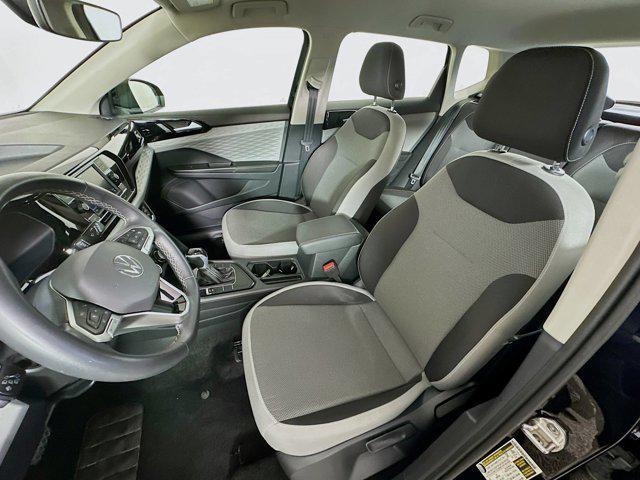 Photo of 2024 Platinum Gray Metallic Volkswagen Taos