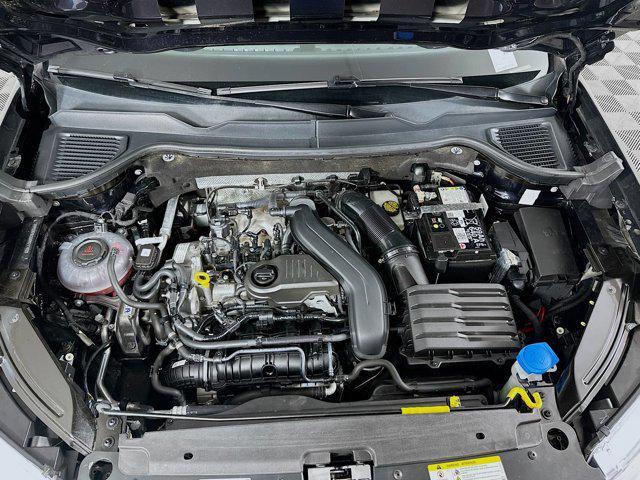 Photo of 2024 Platinum Gray Metallic Volkswagen Taos