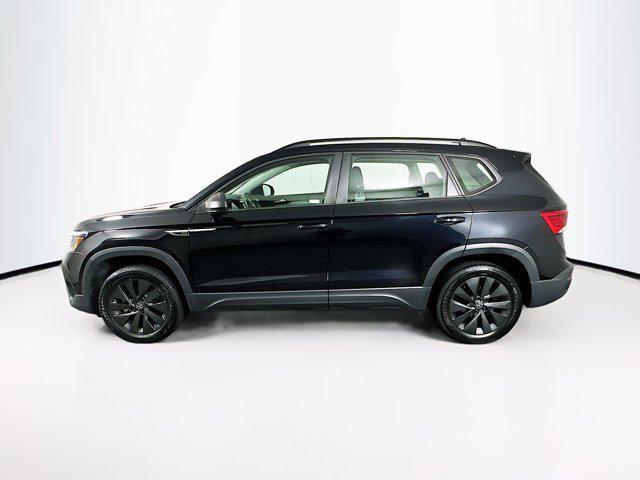 Photo of 2024 Platinum Gray Metallic Volkswagen Taos