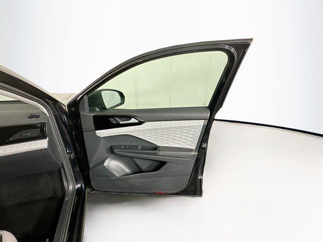 Photo of 2024 Platinum Gray Metallic Volkswagen Taos