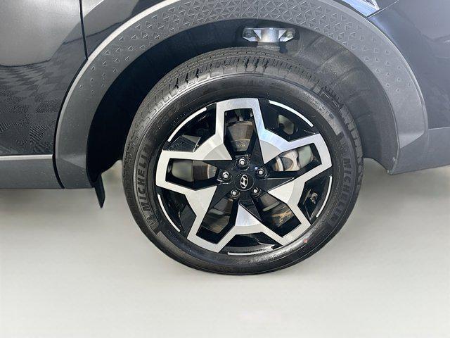 Photo of 2023 Phantom Black Hyundai SANTA CRUZ