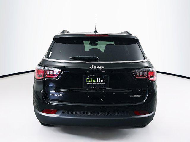 Photo of 2023 Diamond Black Crystal Pearlcoat Jeep Compass