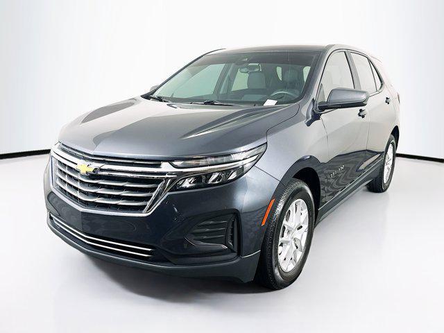 Photo of 2022 Iron Gray Metallic Chevrolet Equinox