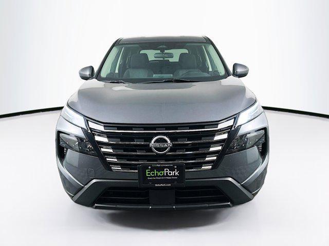 Photo of 2024 Gun Metallic Nissan Rogue