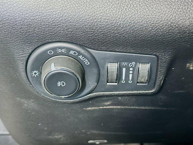 Photo of 2022 Bright White Clearcoat Jeep Compass