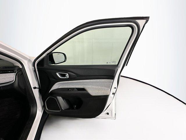 Photo of 2022 Bright White Clearcoat Jeep Compass