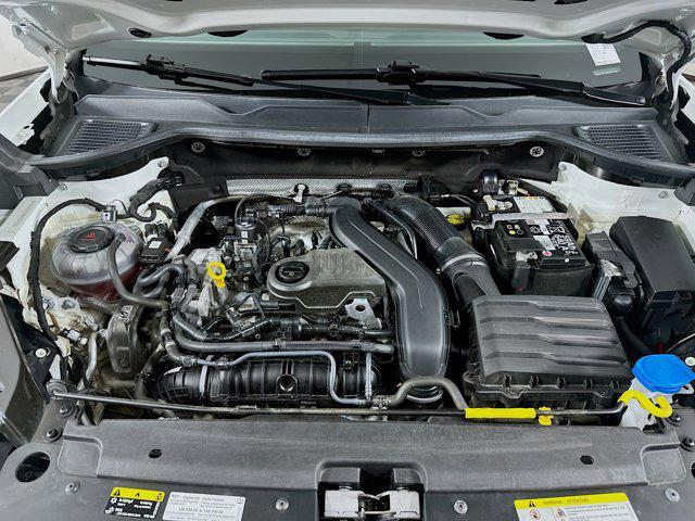 Photo of 2024 Pure White Volkswagen Taos