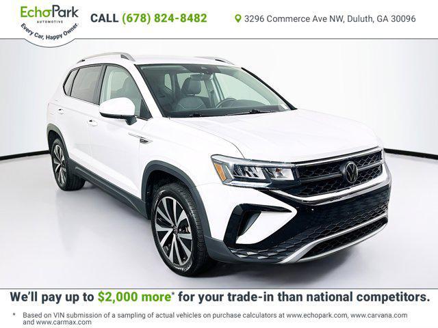 Photo of 2024 Pure White Volkswagen Taos