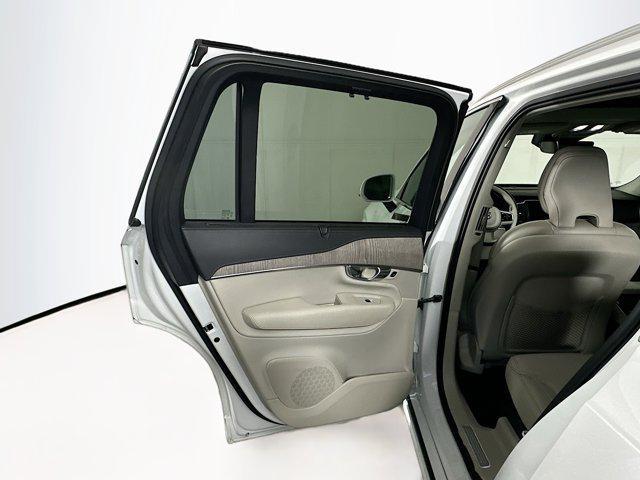 Photo of 2023 Crystal White Metallic Volvo XC90 Recharge Plug-In Hybrid