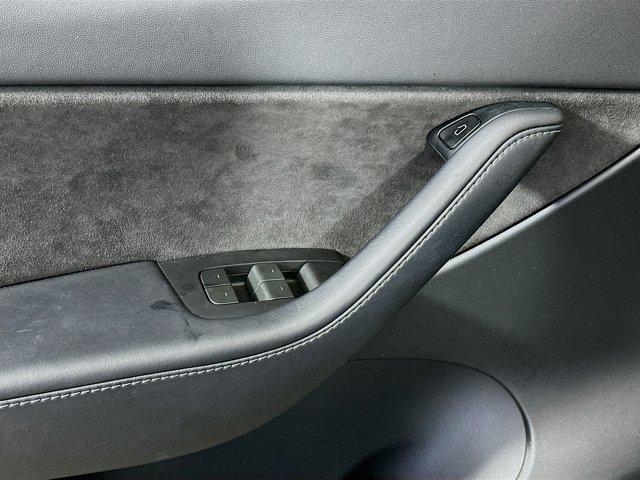 Photo of 2022 Deep Blue Metallic Tesla Model Y